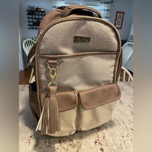 Itzy Ritzy diaper bag. Like new.